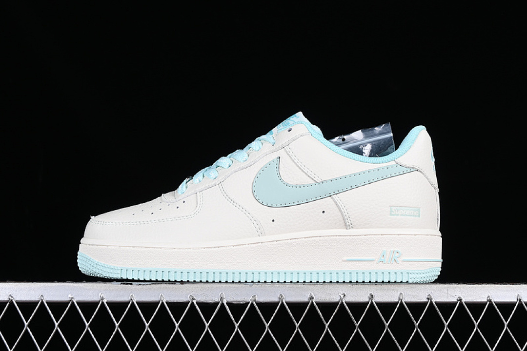 Nike Nike SUPREME AIR FORCE 1 07 LOW WHITE/BLUE · SU0220-006, photo 1