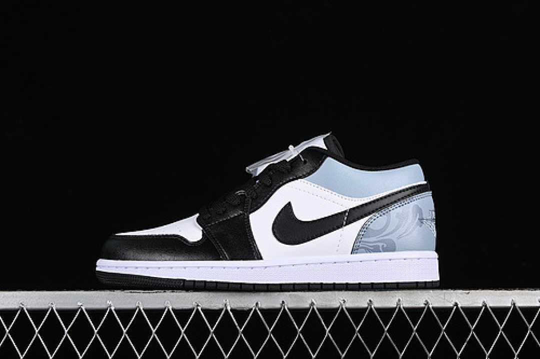 Jordan [553558-132]-[AIR JORDAN 1 LOW WHITE/BLACK/BLUE]-[WOMAN:36-39]-[MAN:40-46], photo 1