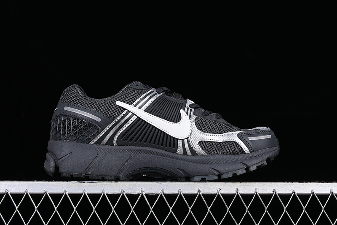 Nike [BV1358-002]-[ZOOM VOMERO 5 SP WHITE/BLACK]-[WOMAN:36-39]-[MAN:40-46] - Image 15