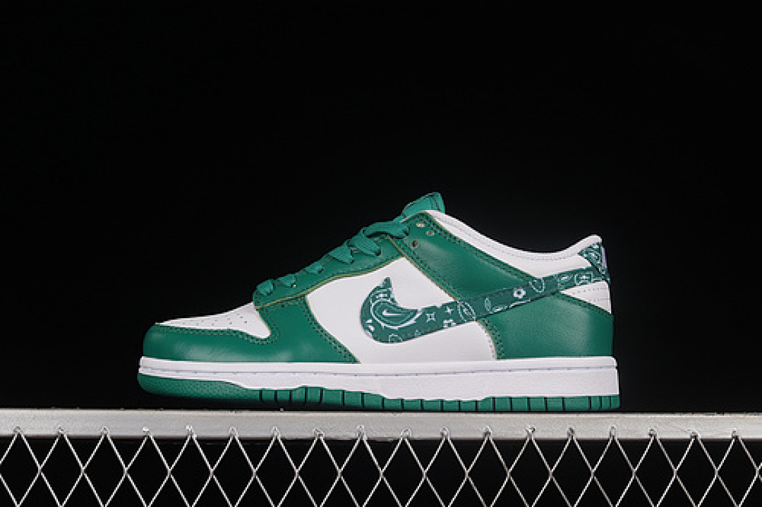 Unbranded [DH4401-102]-[WMNS DUNK LOW 'GREEN PAISLEY'WHITE/MALACHITE/WHITE/MALACHITE]-[UNISEX:36-46], photo 1