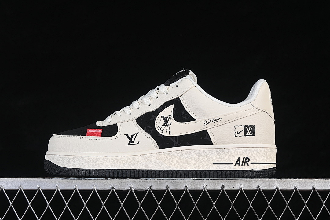 Nike Nike AIR FORCE 1 07 LOW CASUAL SNEAKERS WHITE/BLACK · DF0188-137, photo 1