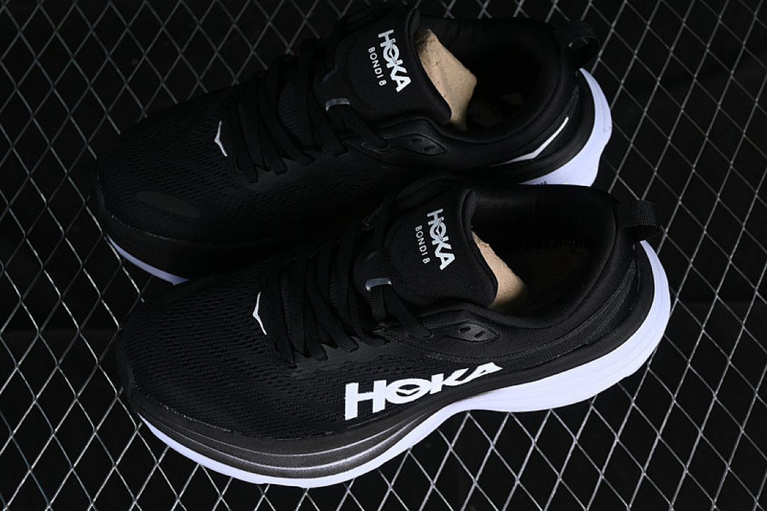 On Running [1123202 BWHT]-[HOKA ONE BONDI 8 WHITE/BLACK]-[WOMAN:36-39]-[MAN:40-45] - Image 14