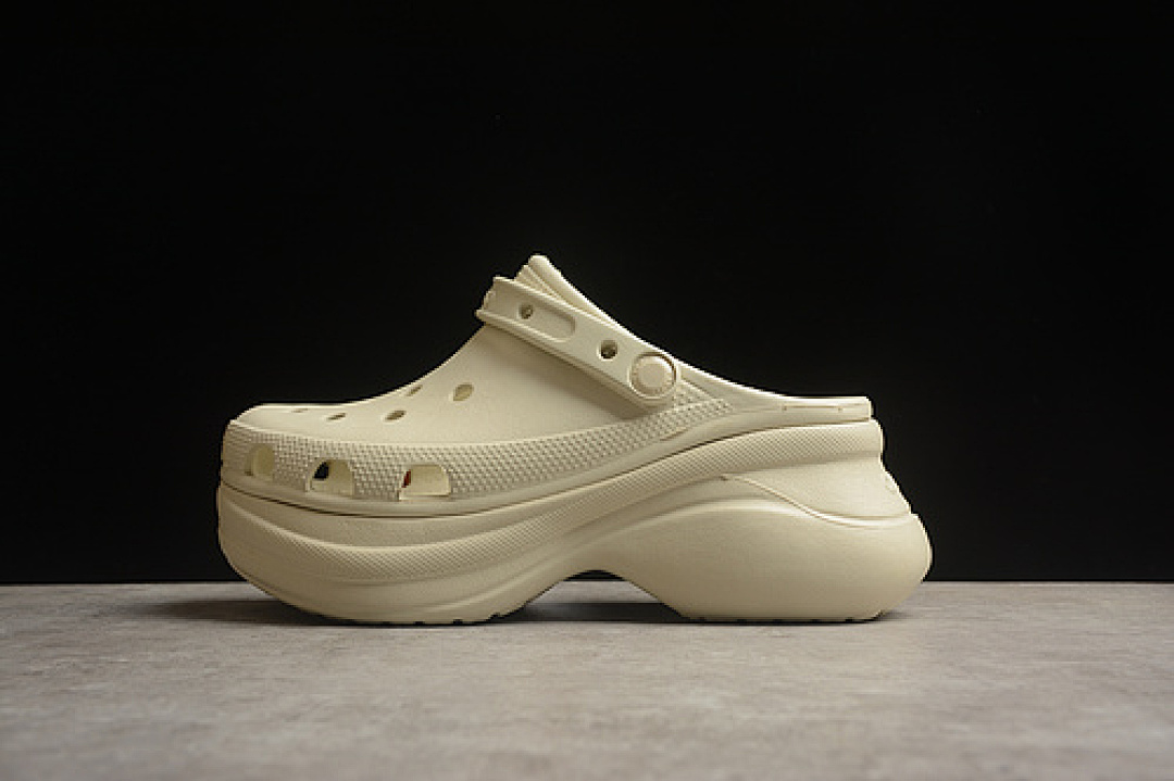 Crocs [207521-2Y2]-[CROCS CLASSIC CLOG BONE WHITE]-[WOMAN:34-40], photo 1