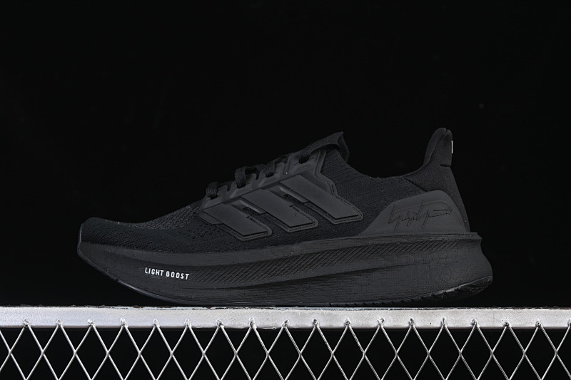Y-3 ULTRABOOST 5 CORE BLACK/CORE BLACK/OFF WHITE · IH0869, photo 1