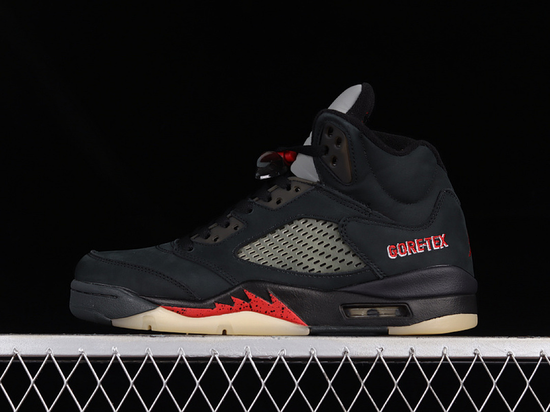 Jordan [DR0092-001]-[AIR JORDAN 5 GORE-TEX OFF-NOIR/FIRE RED/BLACK/MUSLIN]-[MAN:40-47.5], photo 1