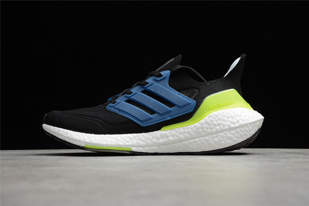 ULTRA BOOST 21 SHOES CORE BLACK/GREEN/CLOUD WHITE · FY0568, photo 1
