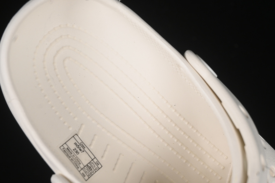 Crocs [CROCS CLASSIC SIMPLE CASUAL BEACH HOLE SLIPPERS SANDALS WHITE]-[WOMAN:34-40] - Image 4