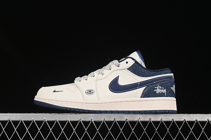 Jordan TRAVIS SCOTT X FRAGMENT DESIGN AIR Jordan 1 LOW OG SP WHITE/GREY/BLUE · XS6086-562, photo 1