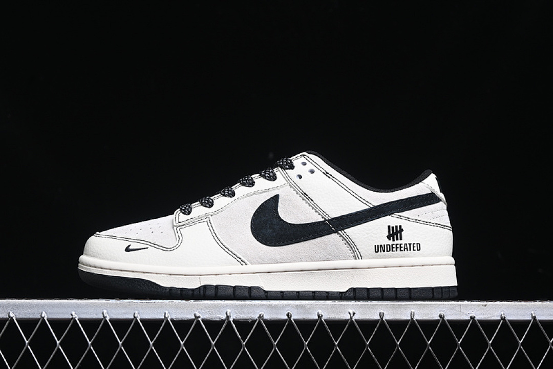 Nike SB DUNK LOW UN WHITE/BLACK · BB7518-004, photo 1
