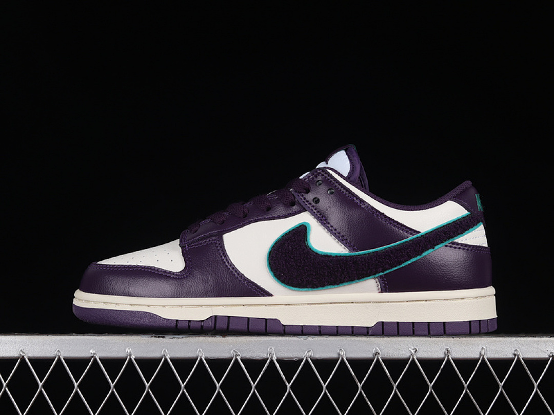 Purple [DQ7683-100]-[DUNK LOW CHENILLE SWOOSH SAIL/NEPTUNE GREEN/GRAND PURPLE/GRAND (PURPLE]), photo 1