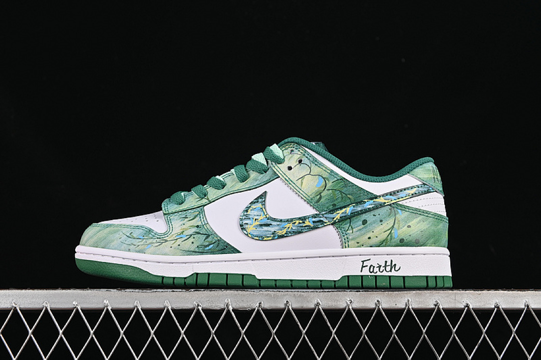 Nike SB DUNK LOW WHITE/GREEN · HF5441-101, photo 1