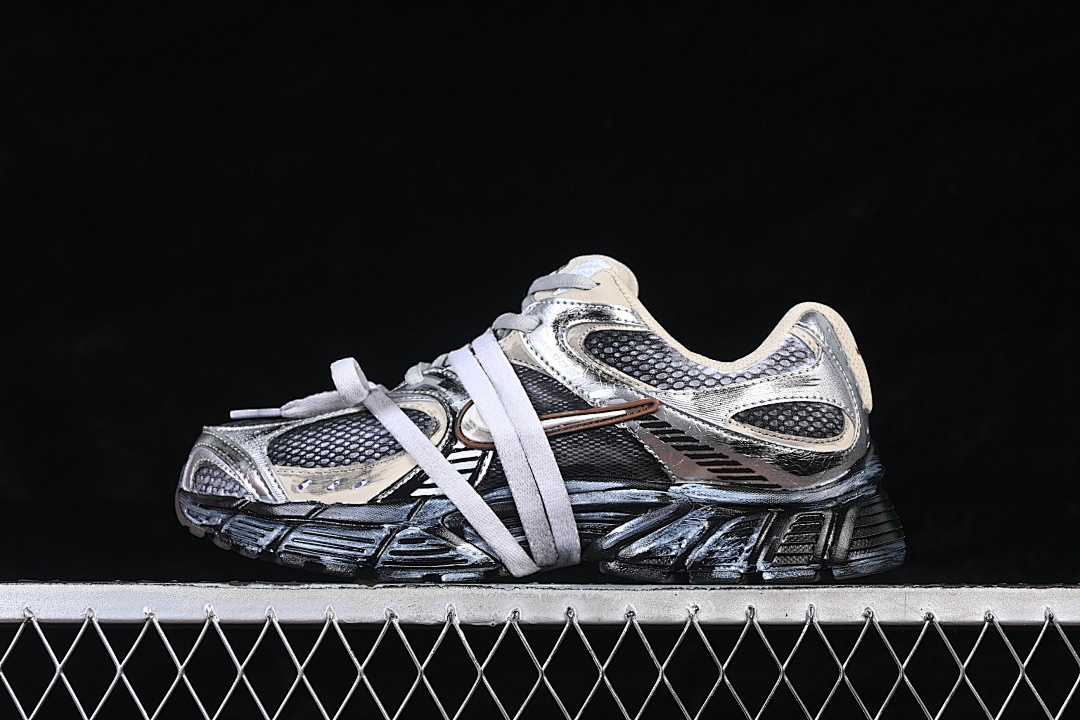 Unbranded [HQ7901-102]-[V5 RNR LOW-TOP RUNNING SHOES BLACK/SILVER/BROWN]-[WOMAN:36-39]-[MAN:40-45], photo 1