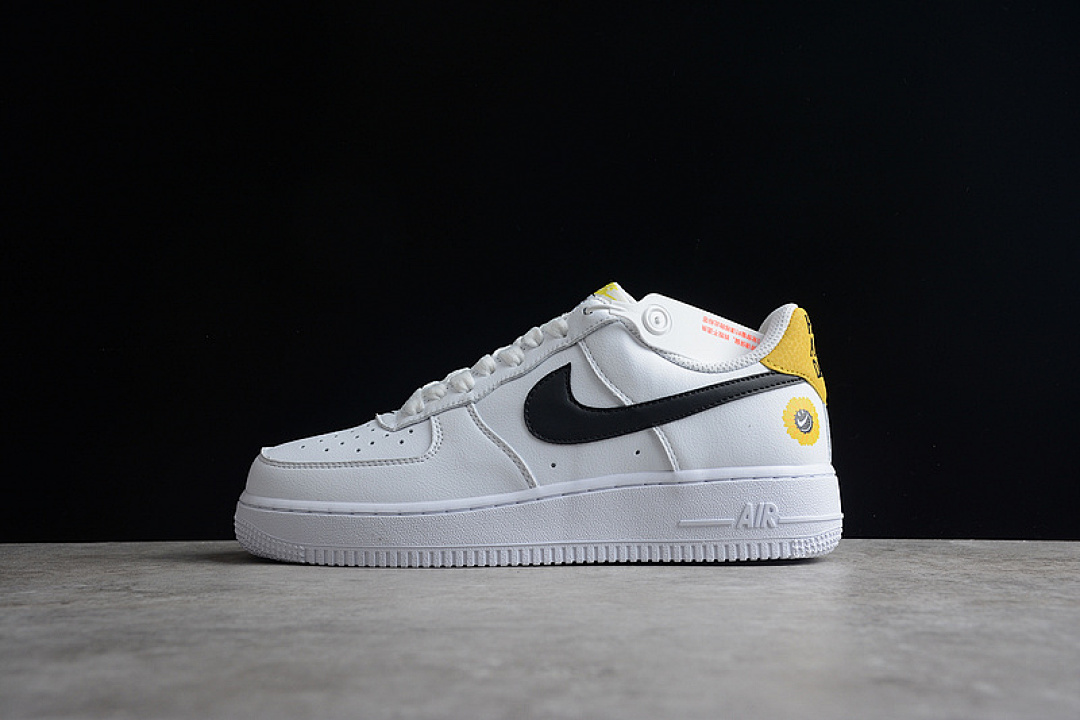 Nike Nike AIR FORCE 1 LOW HAVE A DAY WHITE/BLACK/YELLOW · DM0118-100, photo 1