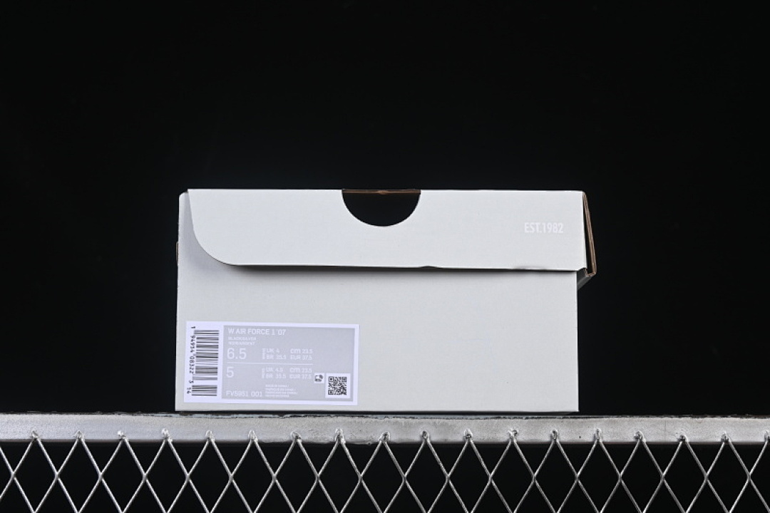Nike [FV5951-001]-[AIR FORCE 1 07 LOW CASUAL SNEAKERS BLACK/SILVER]-[WOMAN:36-39]-[MAN:40-45] - Image 11