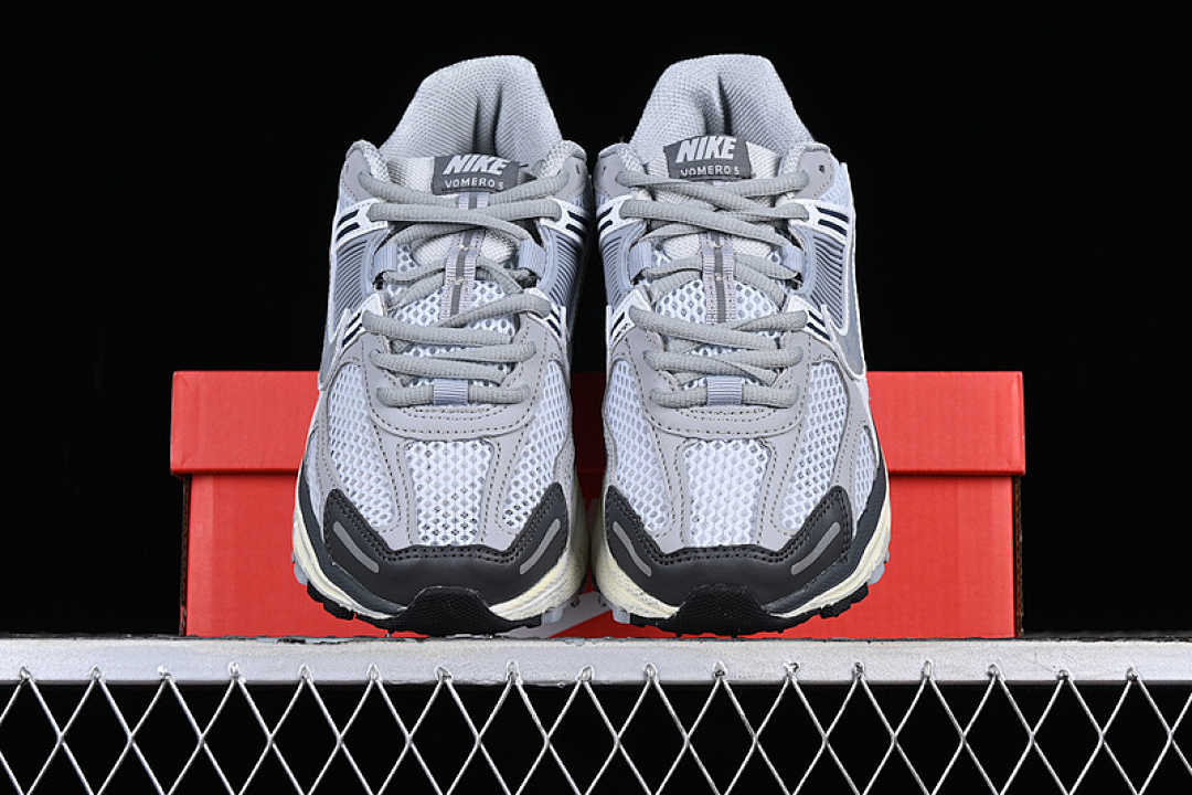 Nike [FD9919-001]-[ZOOM VOMERO 5 SP GREY/SILVER/BLACK/WHITE]-[WOMAN:36-39]-[MAN:40-45] - Image 12