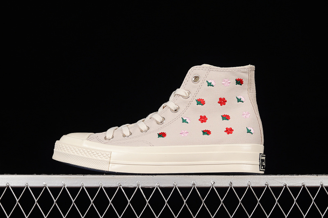 Converse [A02201C]-[CHUCK TAYLOR ALL-STAR 70S HIGH FLORAL EMBROIDERY DESERT SAND/EGRET]-[UNISEX:35-44], photo 1