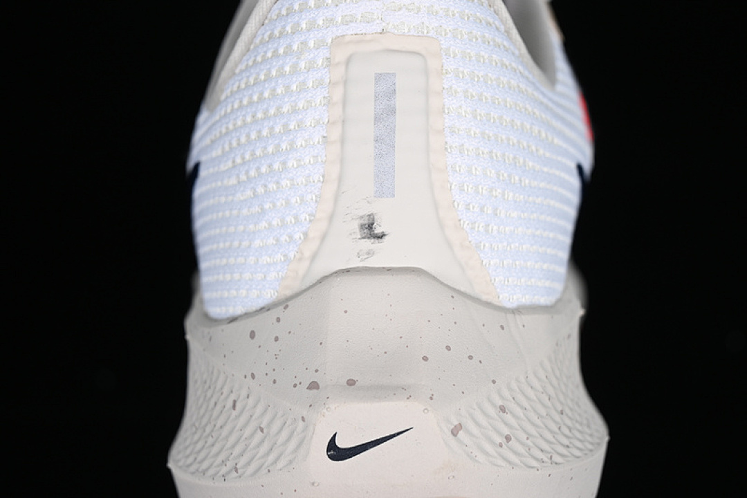 Nike [DV3853-100]-[AIR ZOOM PEGASUS 40 WHITE/GREY/BLACK]-[MAN:39-46] - Image 8