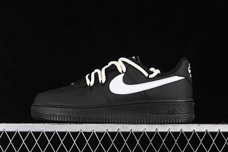 Nike Nike AIR FORCE 1 07 LOW BLACK/WHITE · FV0627-010, photo 1