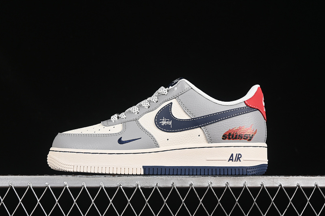 Nike [XS1958-555]-[AIR FORCE 1 07 LOW WHITE/GREY/BLUE/RED]-[WOMAN:36-39]-[MAN:40-45] - Image 2