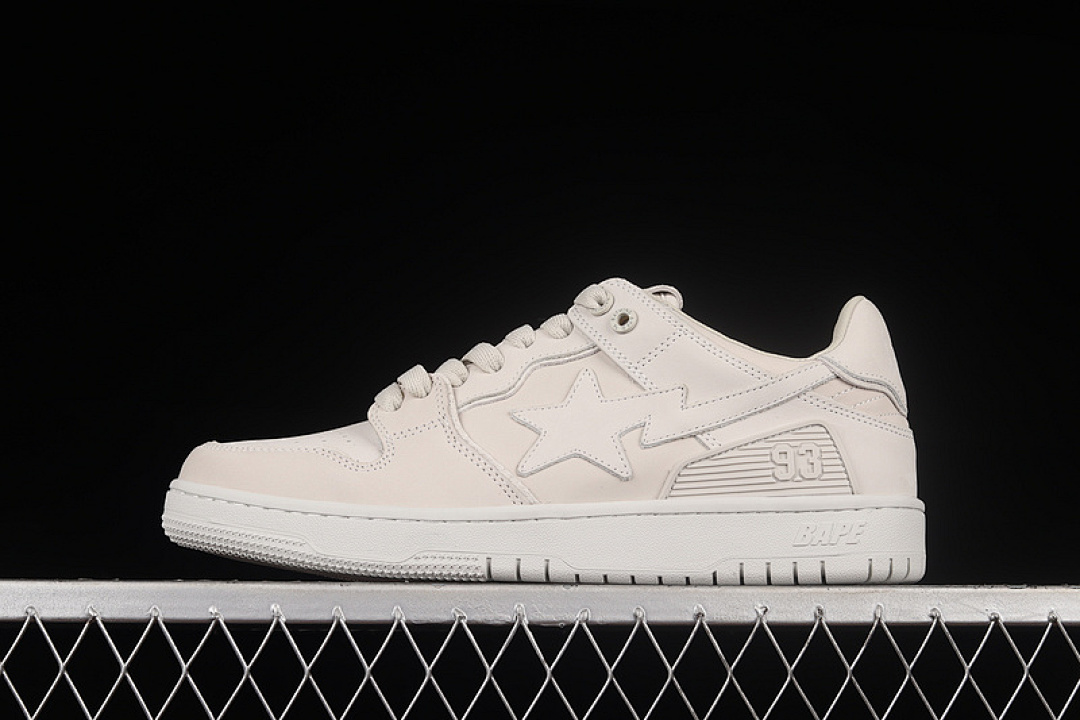 Bape Bape [HUMAN MADE STA SK8 TO NIGO WHITE/WHITE/WHITE]-[MAN:40-45], photo 1