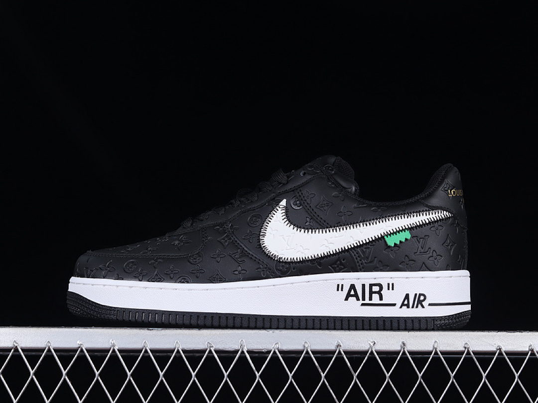 Nike [1A9V99]-[L*V X AIR FORCE 1 LOW 07 BLACK/BLACK/WHITE]-[WOMAN:36-39]-[MAN:40-46], photo 1