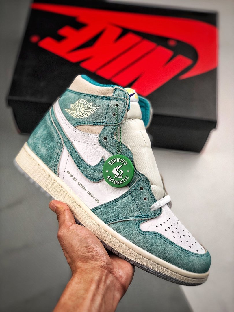 Jordan [555088-311]-[S2 AIR JORDAN 1 RETRO HIGH TURBO GREEN/SAIL-WHITE]-[MAN:40-47.5], photo 1
