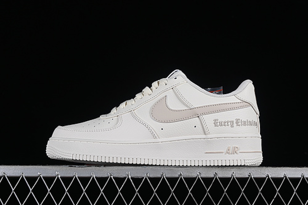 Nike Nike VLONE AIR FORCE 1 07 LOW WHITE/APRICOT · AA5360-009, photo 1