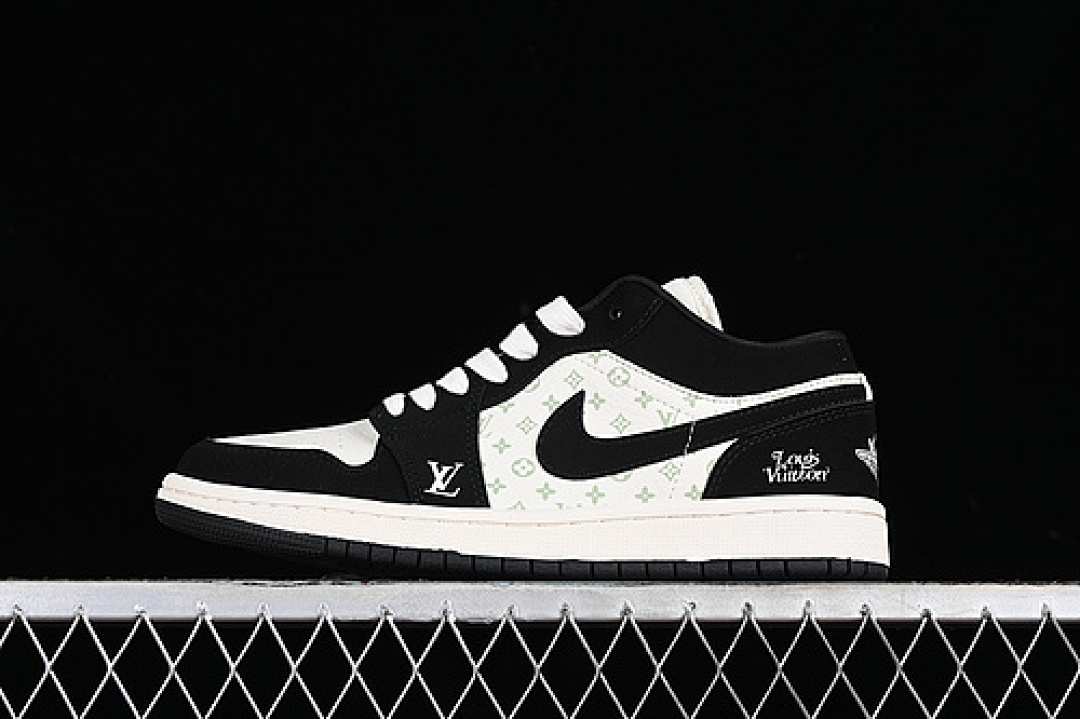 Jordan [SJ9950-001]-[AIR JORDAN 1 LOW L*V BLACK/WHITE]-[WOMAN:36-39]-[MAN:40-45], photo 1