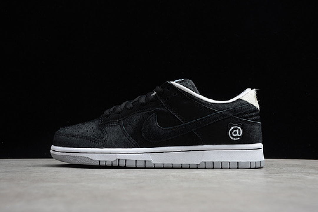 Unbranded [CZ5127-001]-[SB DUNK LOW MEDICOM TOY BE@RBRICK BLACK/VACHETTA TAN-WHITE-BLACK], photo 1