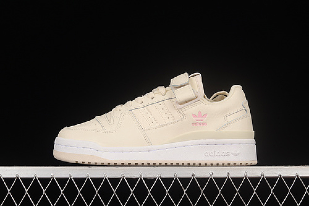 Alo Alo FORUM 84 LOW WONDER WHITE/HALO BLUE/CLOUD WHITE · GV9190, photo 1