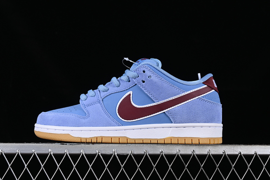 Nike DUNK LOW PREMIUM SB PHILADELPHIA PHILLIES VALOUR BLUE/TEAM MAROON/WHITE/GUM · DQ4040-400, photo 1
