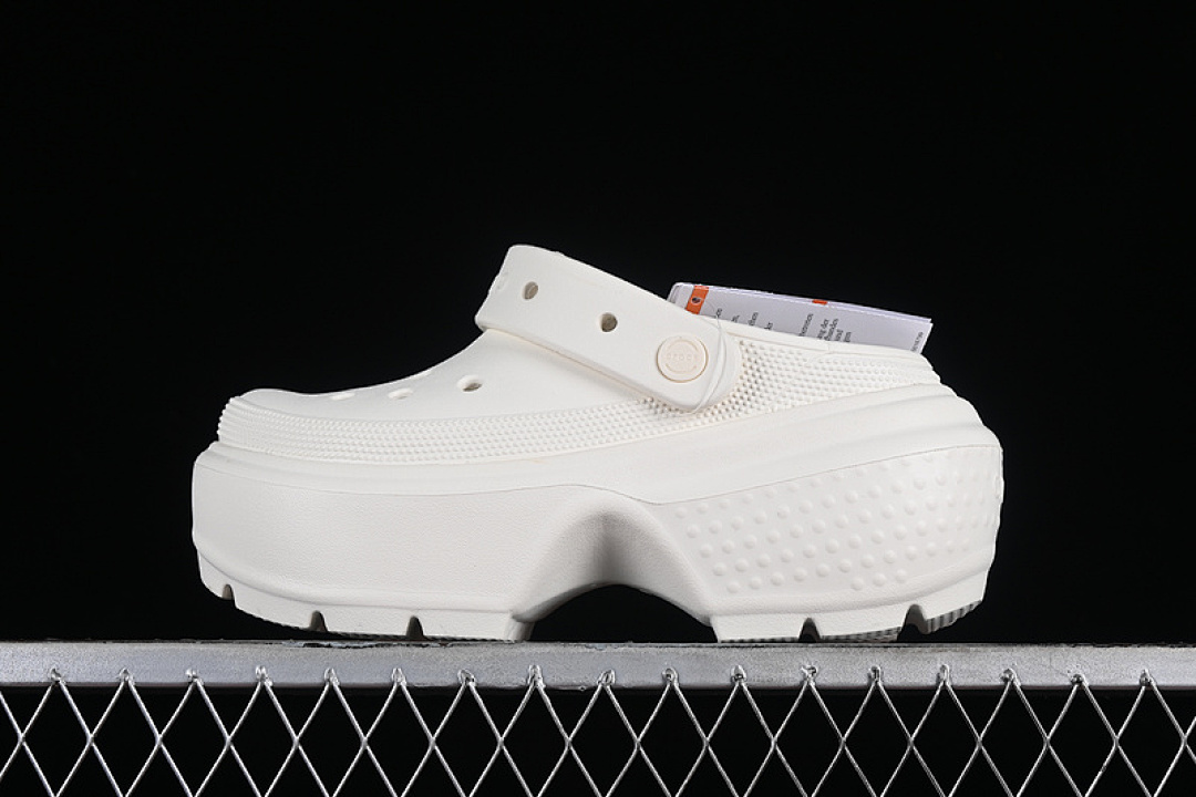 Crocs [CROCS CLASSIC CLOG WHITE]-[WOMAN:34-40] - Image 2
