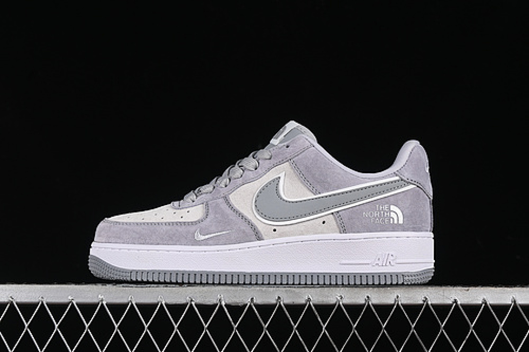 Nike [KK3333-004]-[AIR FORCE 1 07 LOW GREY/SILVER]-[WOMAN:36-39]-[MAN:40-45], photo 1