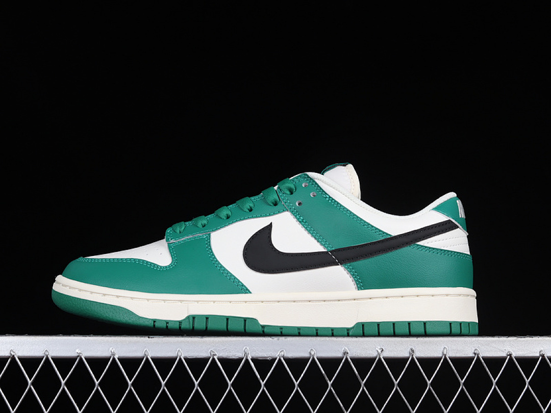 Nike DUNK LOW SE LOTTERY PACK PALE IVORY/MALACHITE/PALE IVORY/BLACK · DR9654-100, photo 1