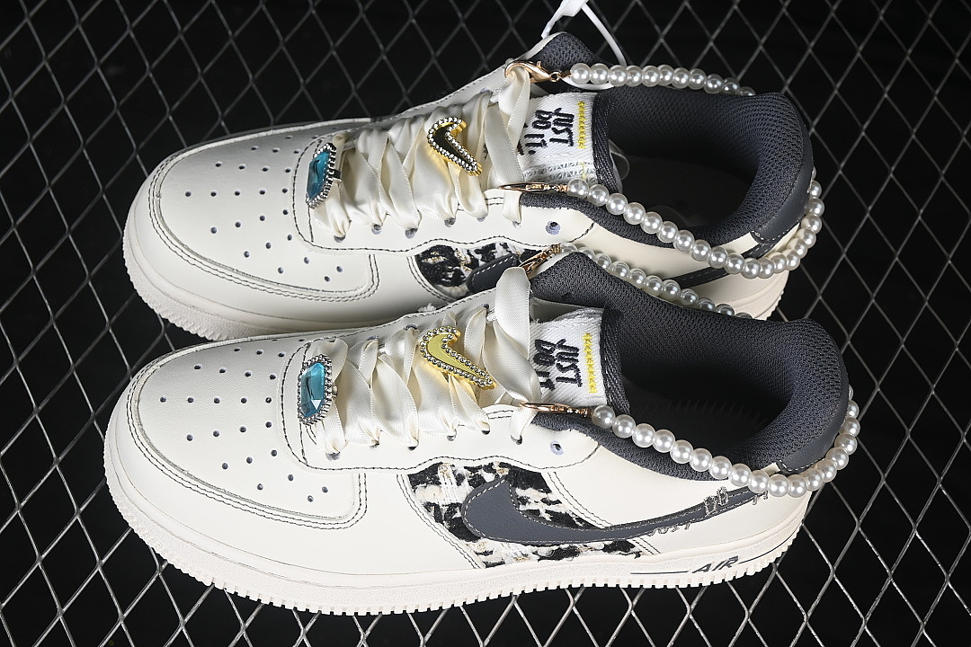 Nike [FJ7740-071]-[AIR FORCE 1'07 LOW CASUAL SNEAKERS WHITE/GREY/WHITE]-[WOMAN:36-39]-[MAN:40-45] - Image 11