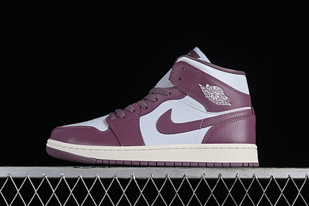 Jordan [BQ6472-050]-[AIR JORDAN 1 MID PURE PLATINUM/SKY J MAUVE/SAIL]-[WOMAN:35.5-39]-[MAN:40-46], photo 1