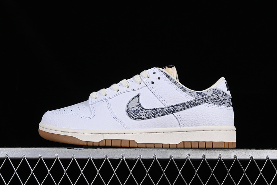 Unbranded [FN6881-100]-[DUNK LOW WASHED DENIM WHITE/MIDNIGHT NAVY/GYM RED/SAIL/GUM (LIGHT BROWN]), photo 1