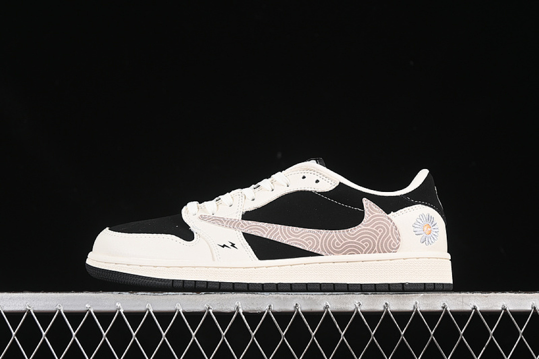 Jordan TRAVIS SCOTT X FRAGMENT DESIGN AIR Jordan 1 LOW OG SP WHITE/BROWN/BLACK · XS2024-047, photo 1