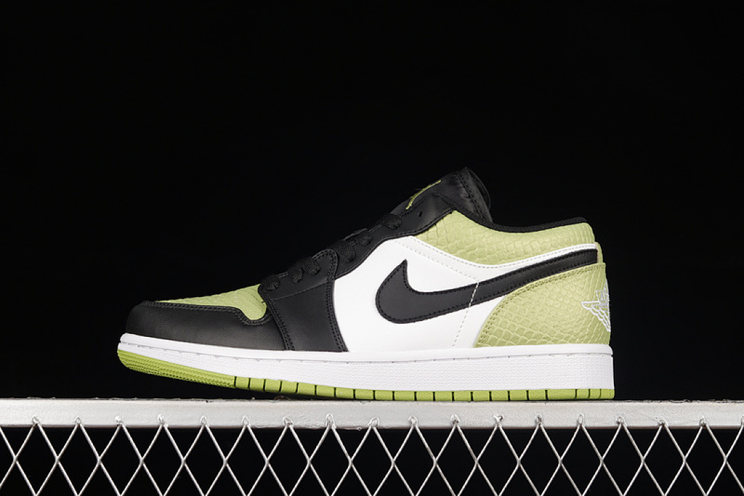 Jordan [DX4446-301]-[AIR JORDAN 1 LOW VIVID GREEN/VIVID GREEN/BLACK/WHITE]-[WOMAN:36-39]-[MAN:40-46], photo 1