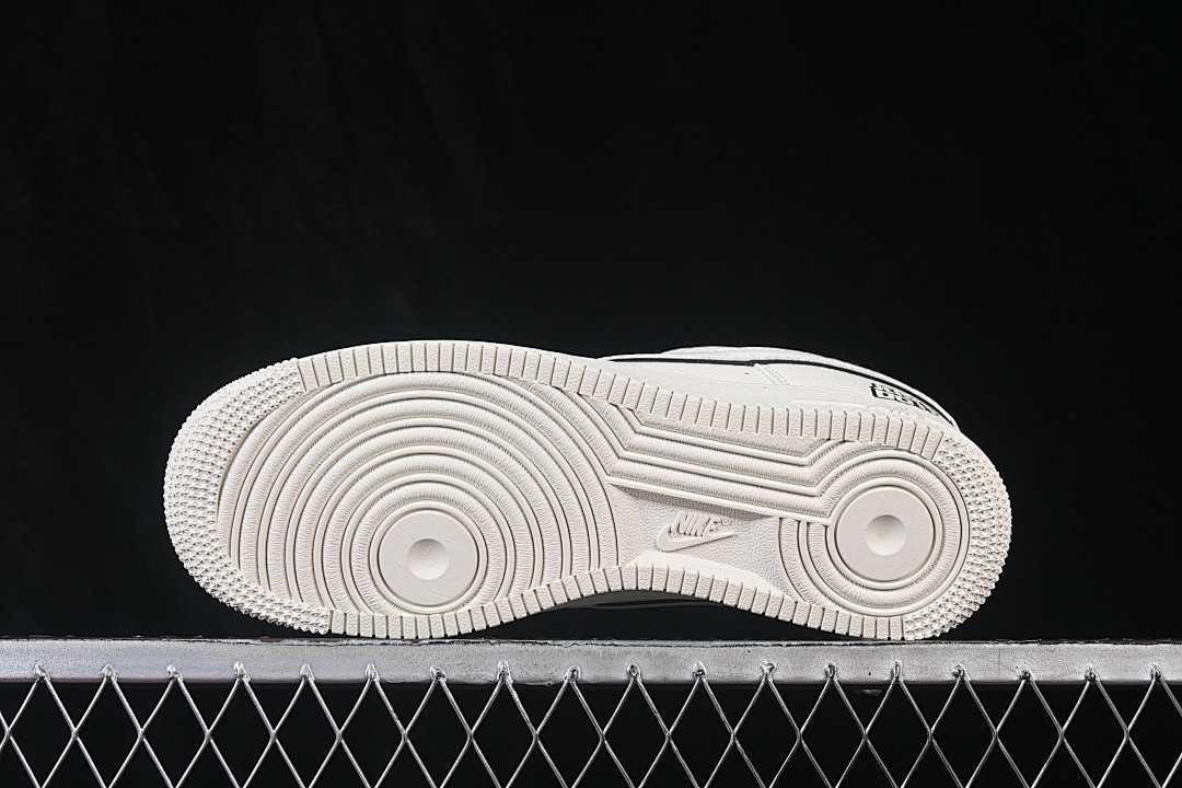 Nike [MM5288-072]-[AIR FORCE 1 07 LOW CASUAL SNEAKERS WHITE/WHITE/WHITE]-[WOMAN:36-39.5]-[MAN:40-45] - Image 15