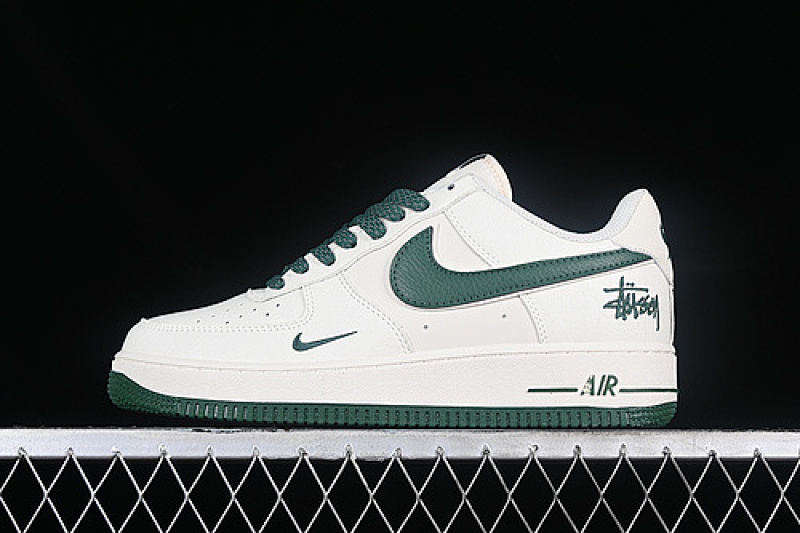 Nike Nike AIR FORCE 1 07 LOW OFF WHITE/GREEN · AE1686-106, photo 1