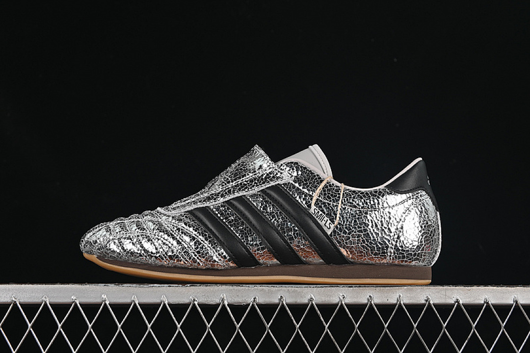 On Running [JH9664]-[ORIGINALS TAEKWONDO BLACK/SILVER]-[WOMAN:35-39]-[MAN:40-45], photo 1
