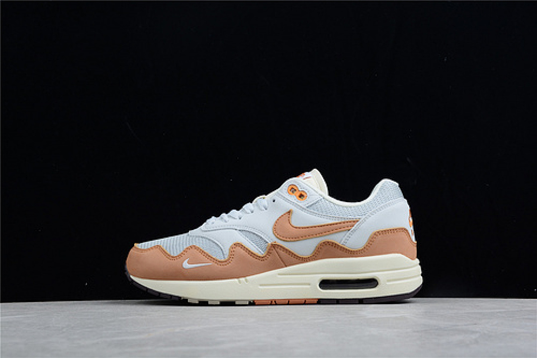 Patta [DH1348-001]-[PATTA X AIR MAX 1 MONARCH METALLIC SILVER/MONARCH/PURE PLATINUM]-[UNISEX:36-46], photo 1