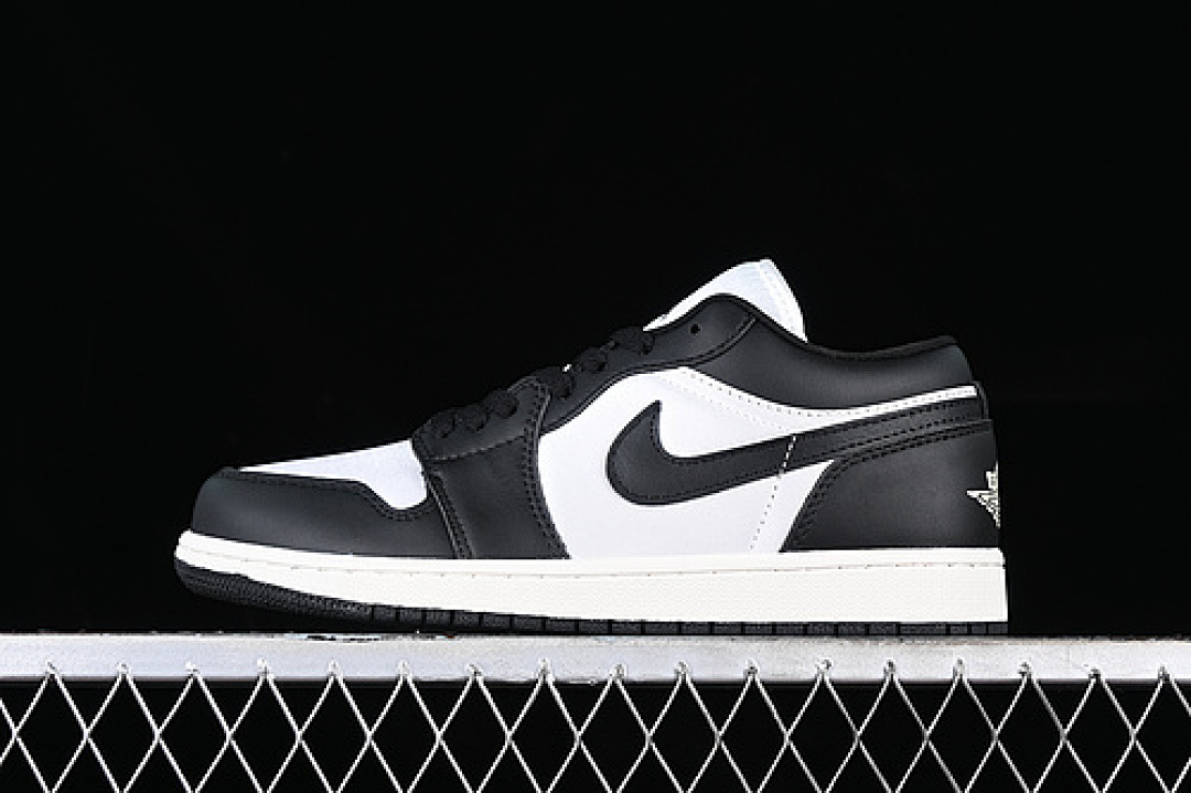 Jordan AIR Jordan 1 LOW VINTAGE PANDA WHITE/BLACK · FB9893-101, photo 1