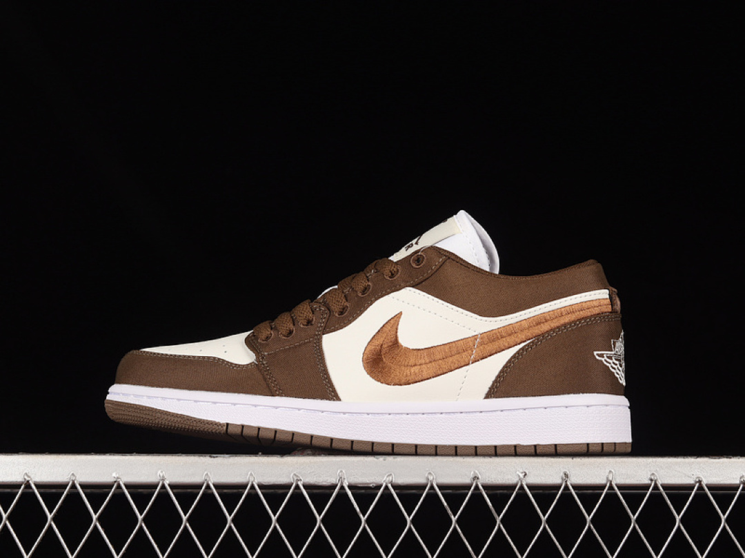 Jordan [DV0426-301]-[AIR JORDAN 1 LOW SE LIGHT OLIVE/WHITE/SAIL]-[WOMAN:36-39]-[MAN:40-46], photo 1