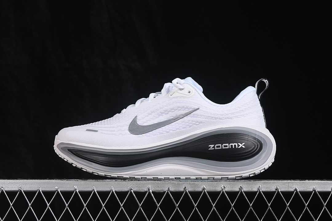Nike Nike AIR ZOOM VOMERO PLUSAIR CUSHION SHOES BLACK/WHITE · II7181-102, photo 1