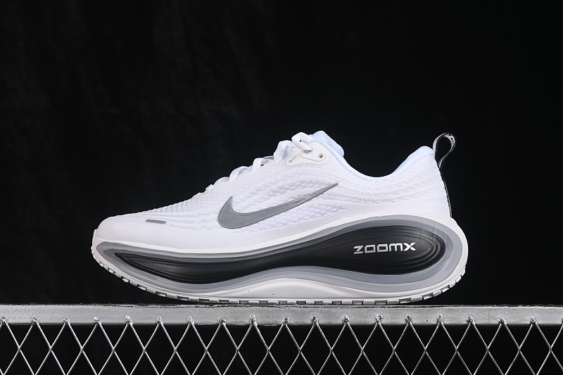 Nike Nike AIR ZOOM VOMERO PLUSAIR CUSHION SHOES BLACK/WHITE · II7181-102, photo 1