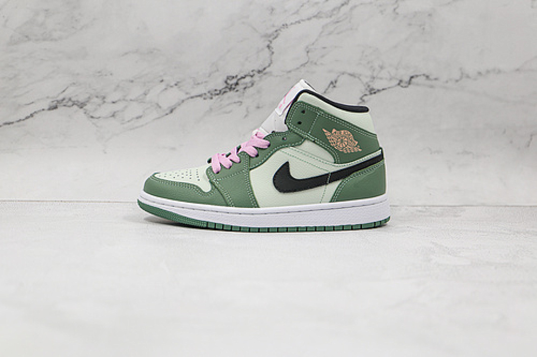 Jordan [CZ0774-300]-[AIR JORDAN 1 MID SE DUTCH GREEN/BLACK/BARELY GREEN/ARCTIC PINK]-[WOMAN:36-40], photo 1