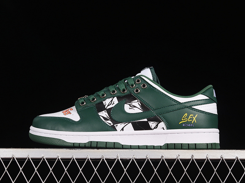 Nike SB DUNK LOW WHITE/TEAM GREEN/WHITE/TOTAL ORANGE · DD1391-101, photo 1