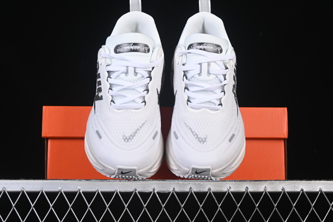 Nike [IH2268-100]-[AIR ZOOM VOMERO PLUS WHITE/BLACK]-[WOMAN:36-39]-[MAN:40-45] - Image 13